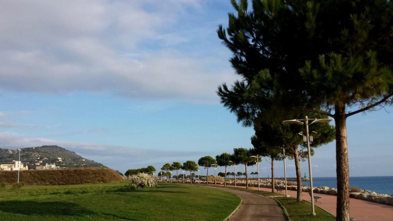 Appartamento Incantevole A 100Metri Dal Mare E Accanto Alla Pista Ciclabile 因佩里亚 外观 照片