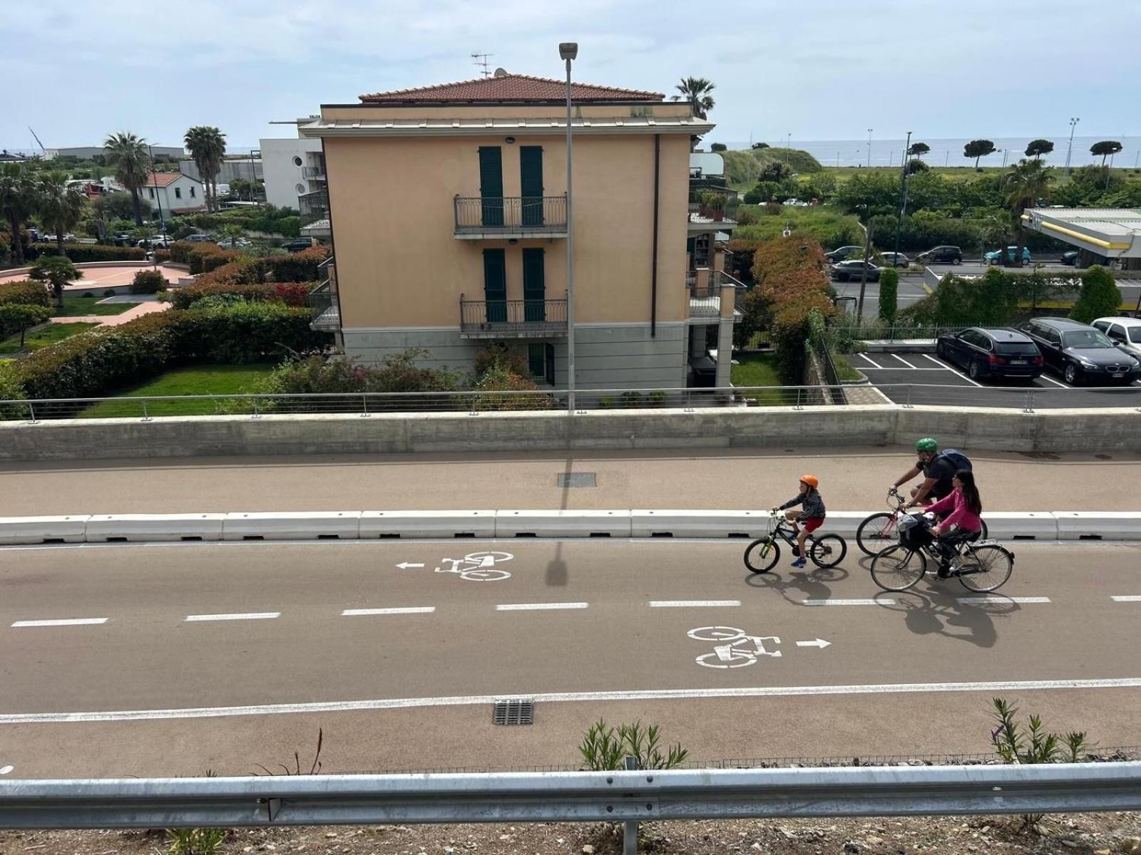 Appartamento Incantevole A 100Metri Dal Mare E Accanto Alla Pista Ciclabile 因佩里亚 外观 照片